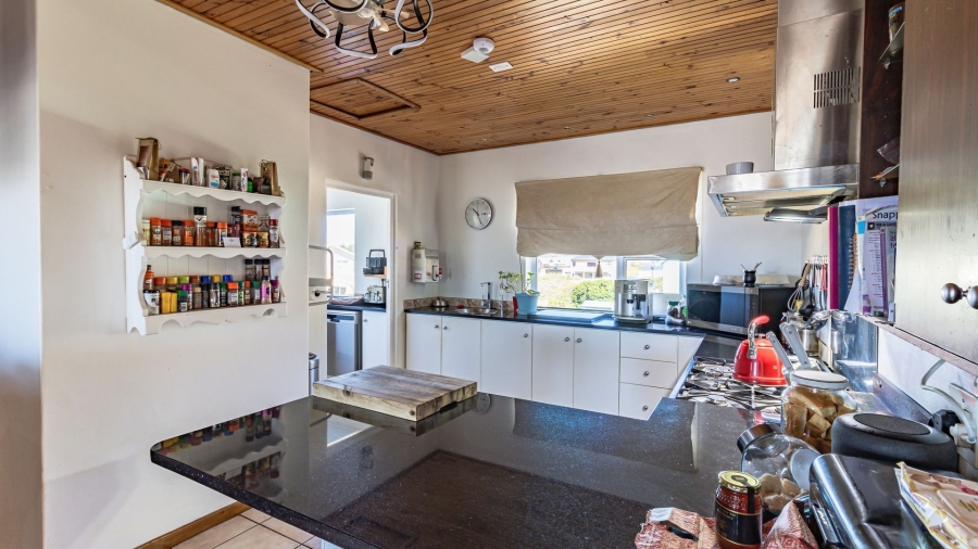 5 Bedroom Property for Sale in Bettys Bay Western Cape